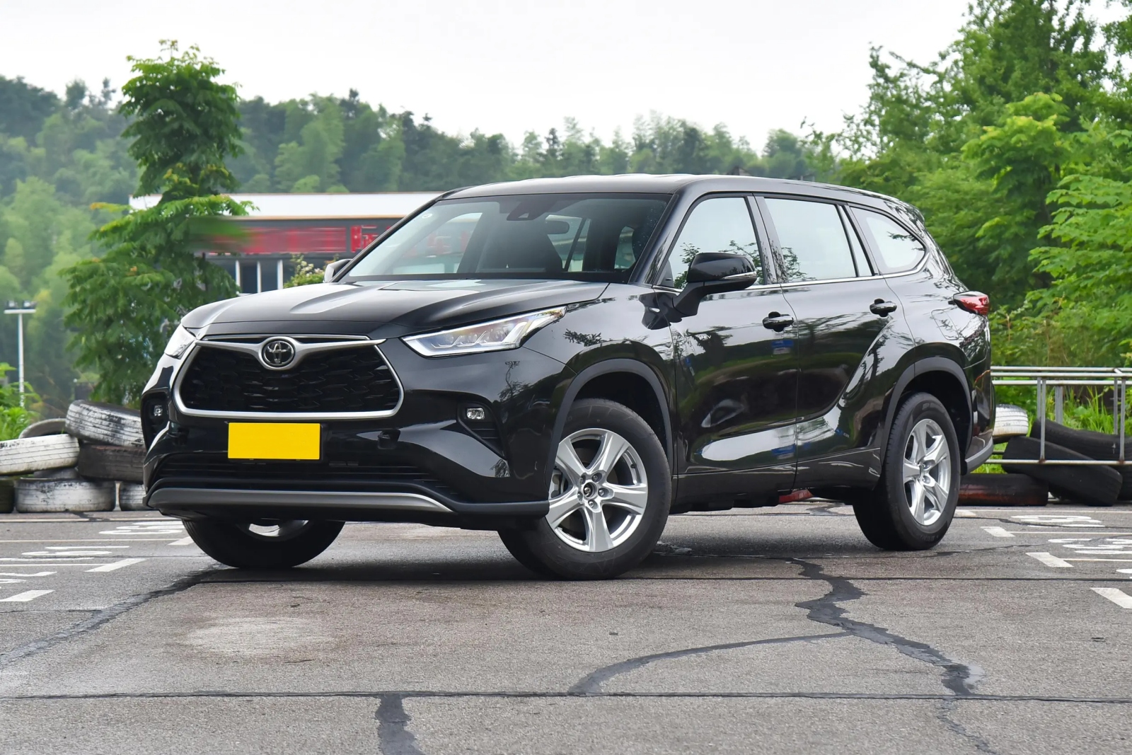 2024款丰田汉兰达 2.5l