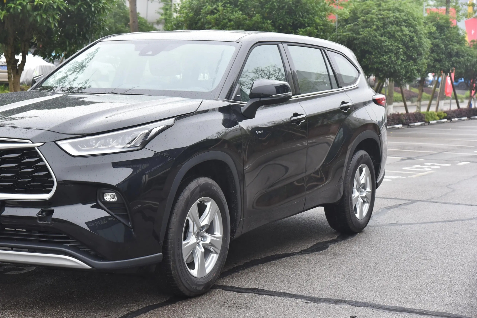 2024款丰田汉兰达 2.5l