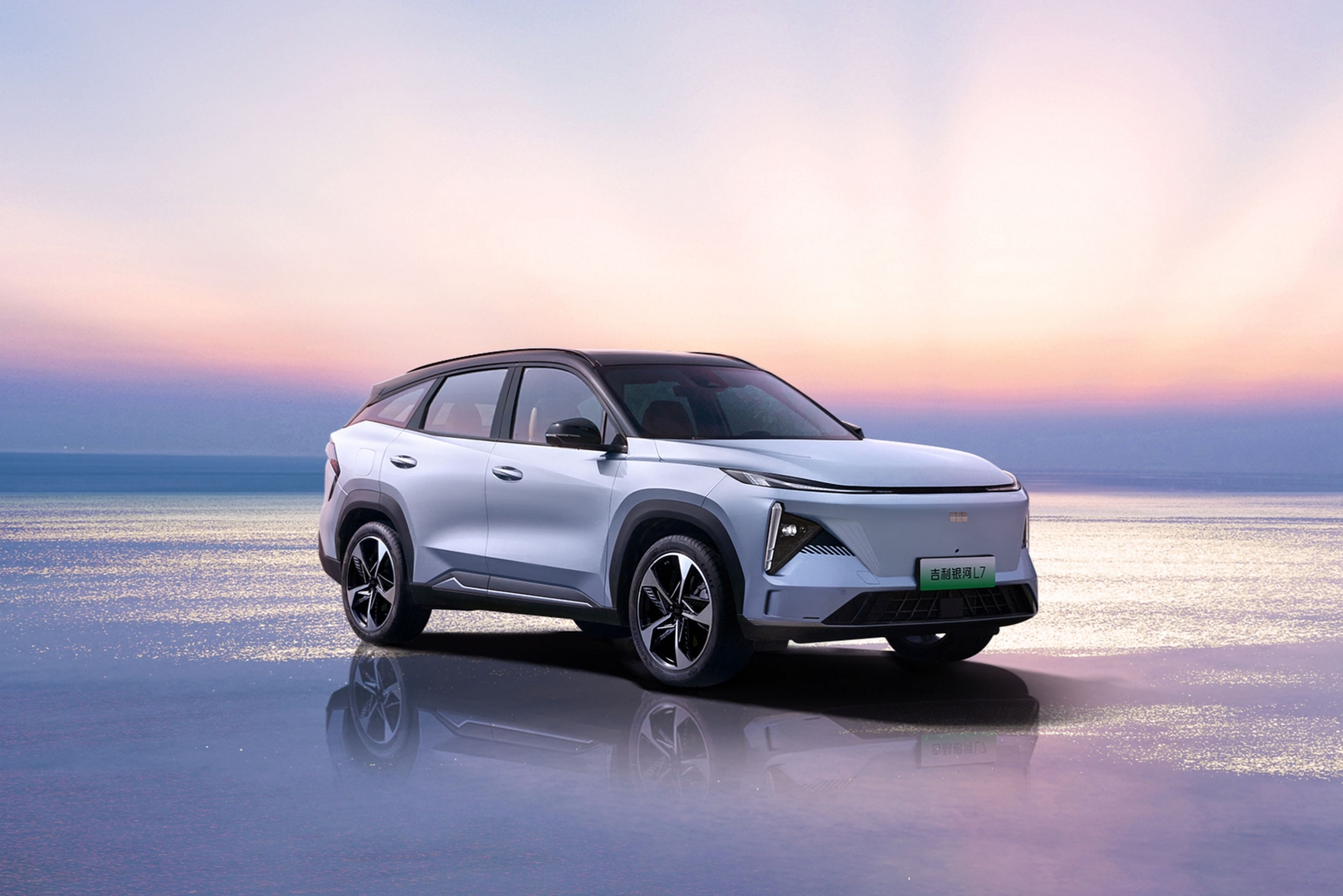 2024款吉利银河l7 智能电混suv 