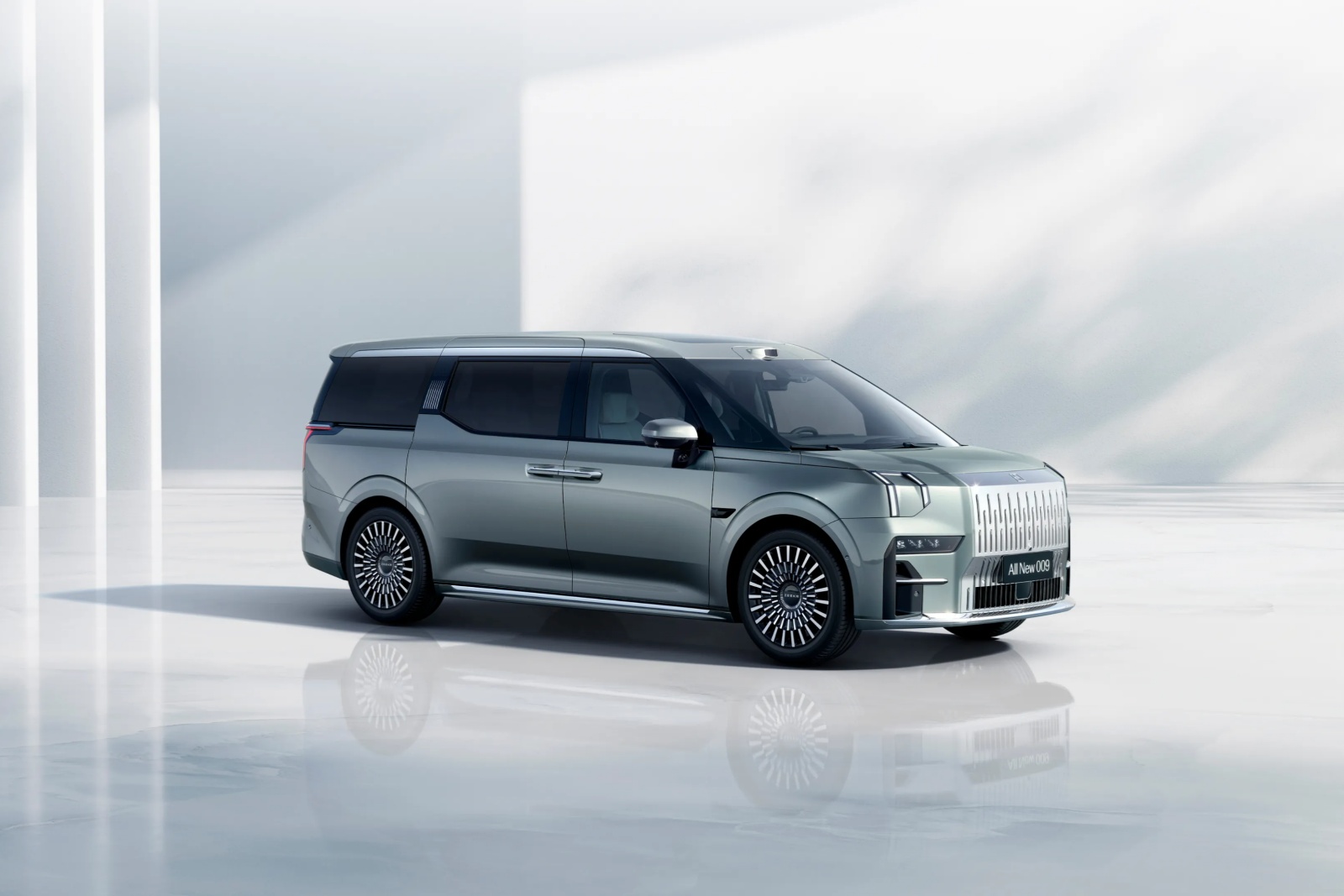 2024款极氪009 mpv