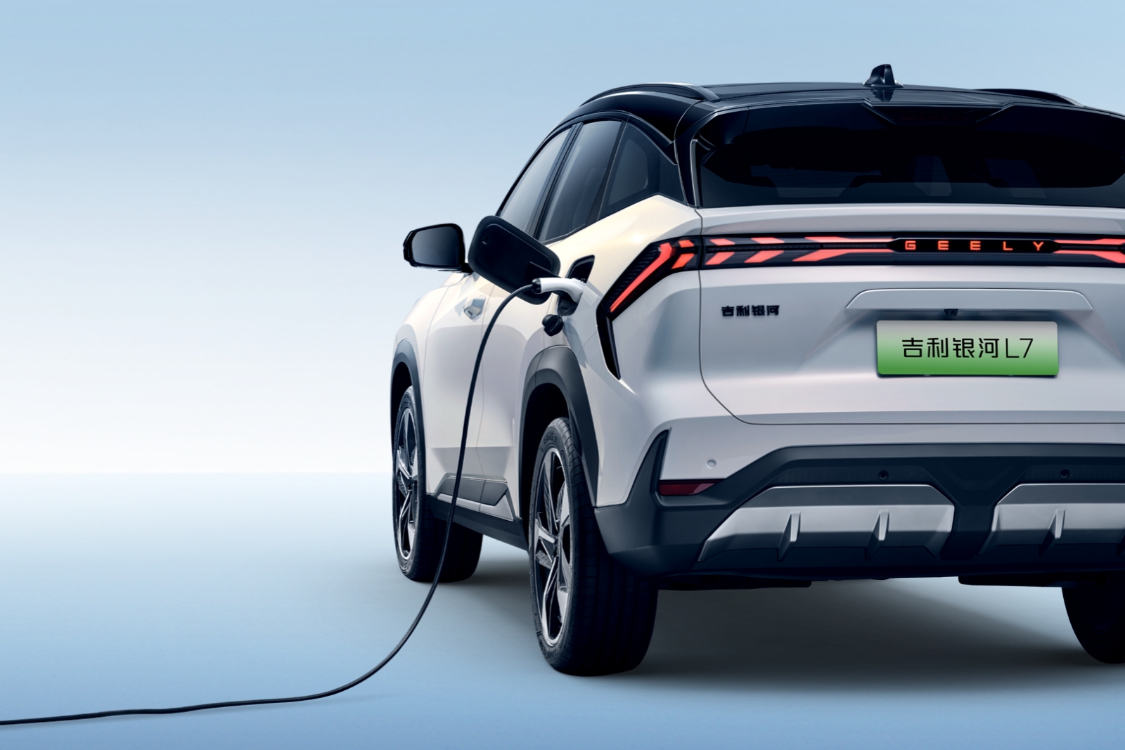 2024款吉利银河l7 智能电混suv 