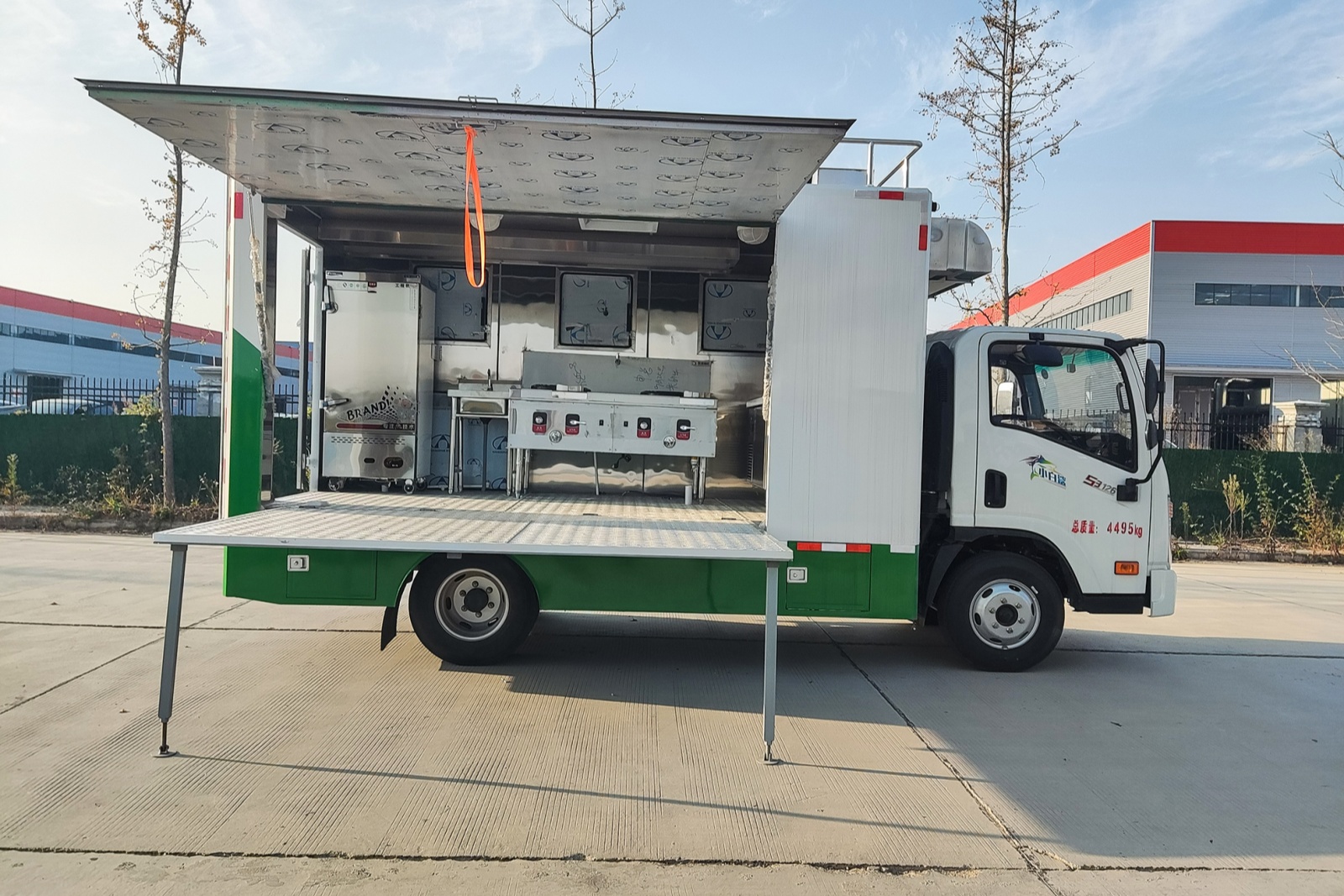 大运奥普力国六云内126马力移动餐车 